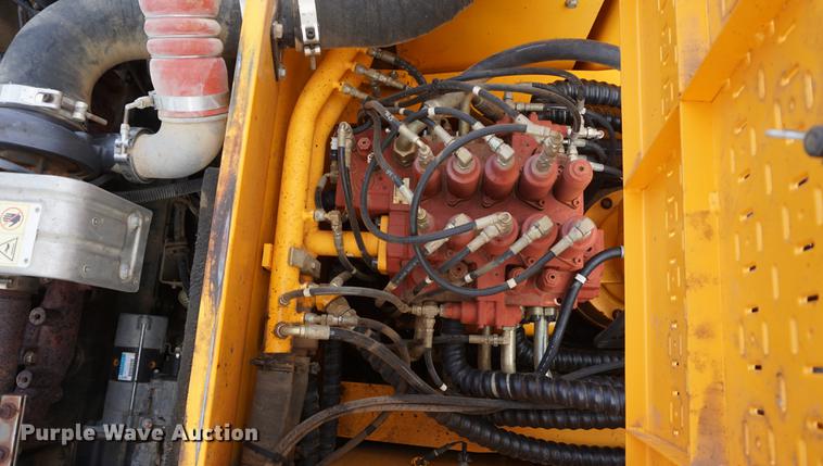 image for item DB6206 2006 Hyundai Robex 210LC-7 excavator