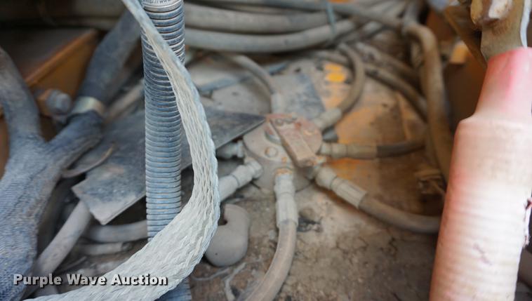 image for item DB6206 2006 Hyundai Robex 210LC-7 excavator