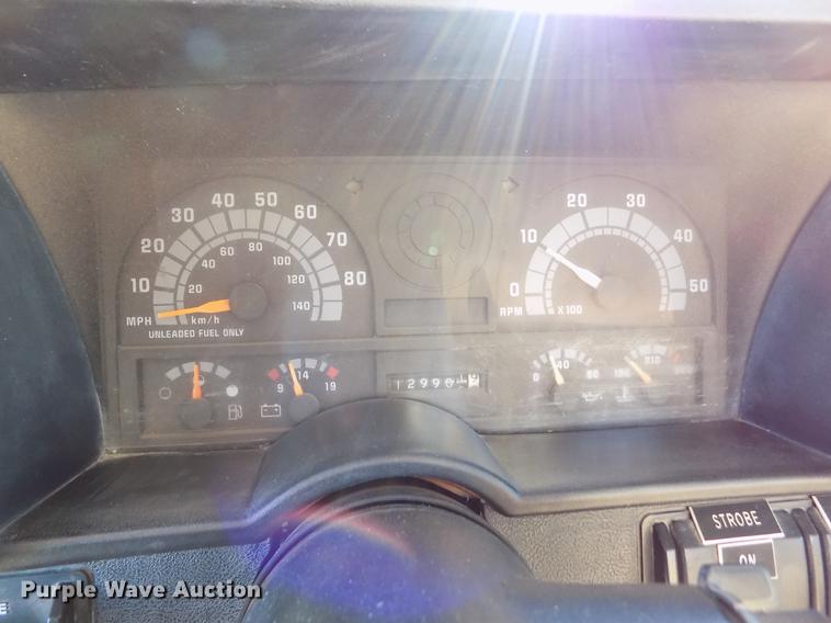 image for item DB9106 1990 Chevrolet Kodiak bucket truck