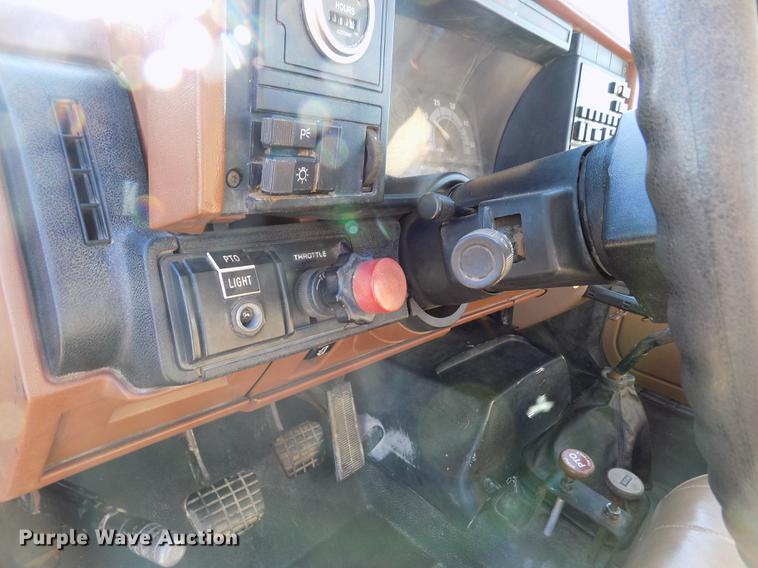 image for item DB9106 1990 Chevrolet Kodiak bucket truck