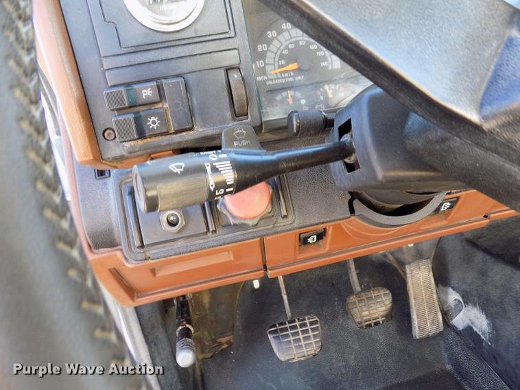 image for item DB9106 1990 Chevrolet Kodiak bucket truck