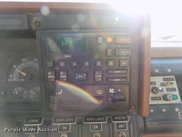 image for item DB9106 1990 Chevrolet Kodiak bucket truck