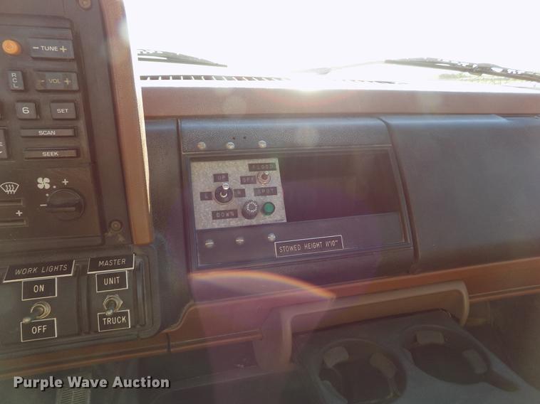 image for item DB9106 1990 Chevrolet Kodiak bucket truck