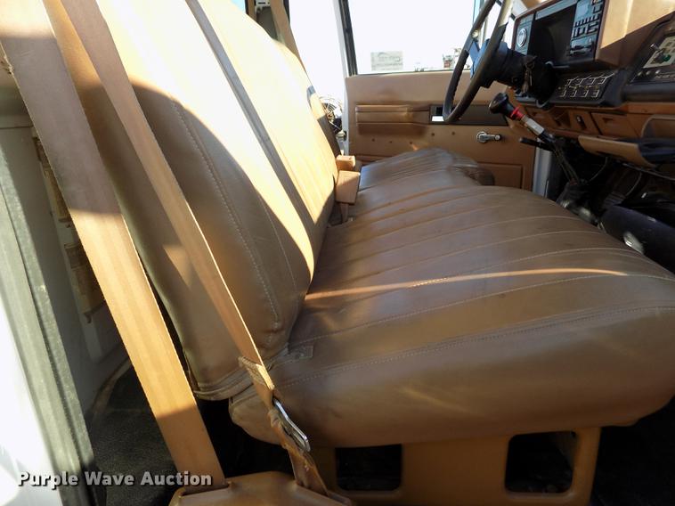 image for item DB9106 1990 Chevrolet Kodiak bucket truck