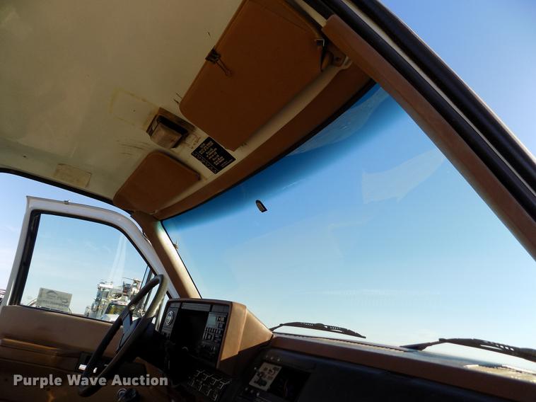 image for item DB9106 1990 Chevrolet Kodiak bucket truck