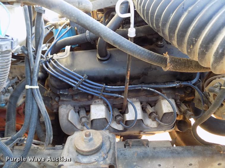 image for item DB9106 1990 Chevrolet Kodiak bucket truck