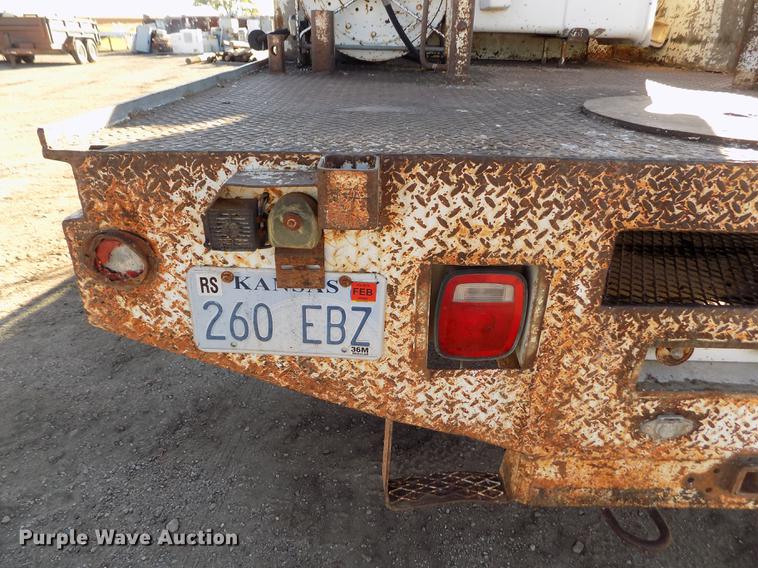 image for item DB9106 1990 Chevrolet Kodiak bucket truck