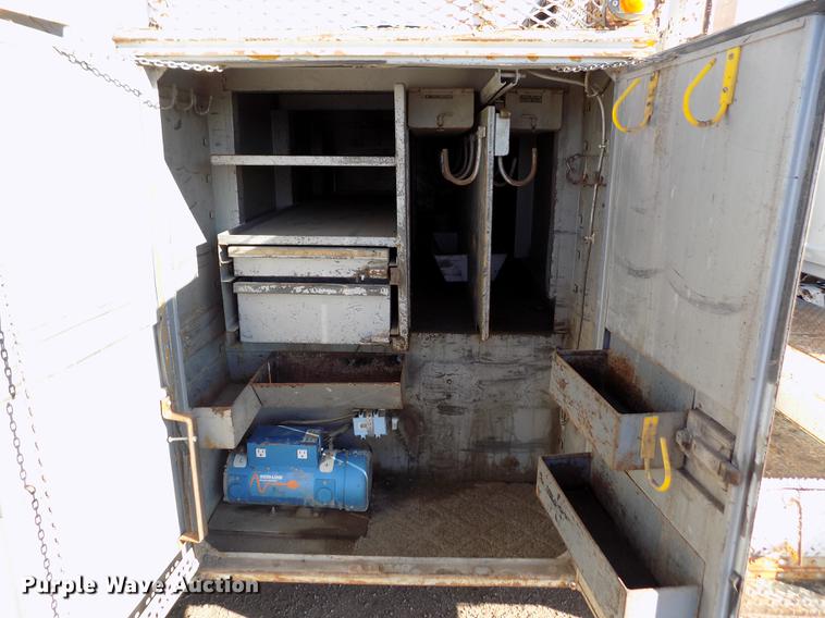 image for item DB9106 1990 Chevrolet Kodiak bucket truck