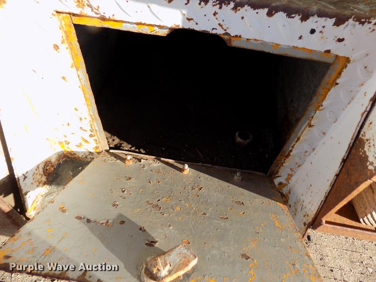 image for item DB9106 1990 Chevrolet Kodiak bucket truck