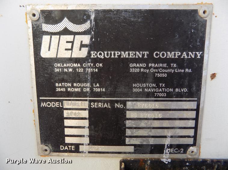 image for item DB9106 1990 Chevrolet Kodiak bucket truck