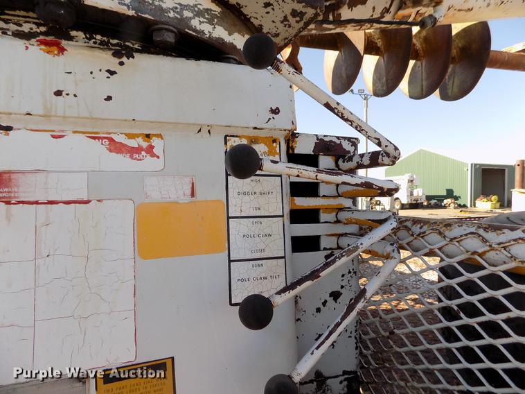 image for item DB9106 1990 Chevrolet Kodiak bucket truck