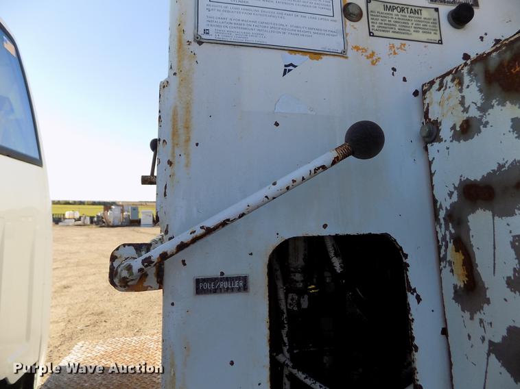 image for item DB9106 1990 Chevrolet Kodiak bucket truck