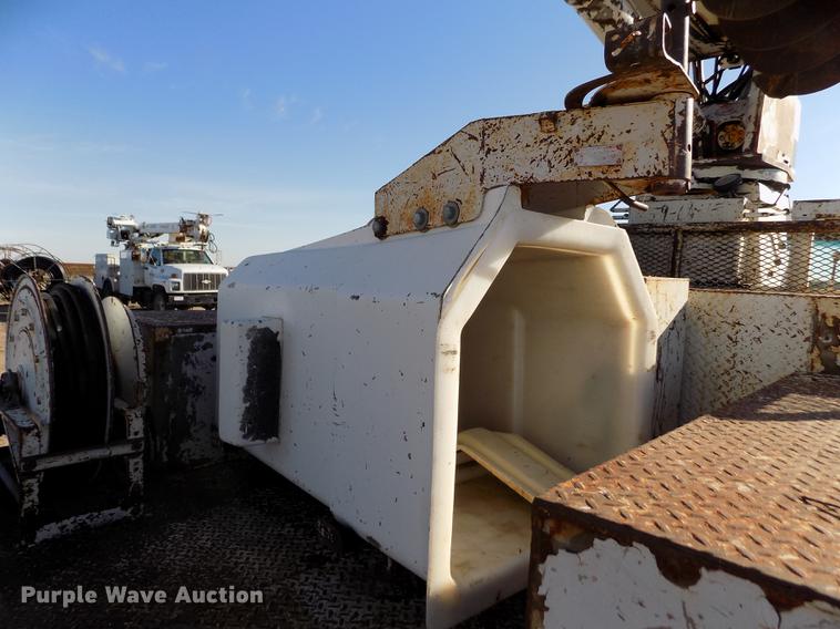 image for item DB9106 1990 Chevrolet Kodiak bucket truck