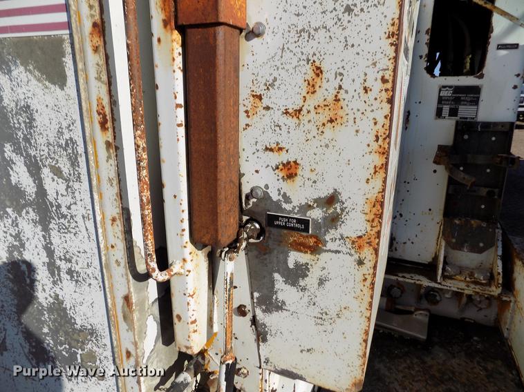 image for item DB9106 1990 Chevrolet Kodiak bucket truck