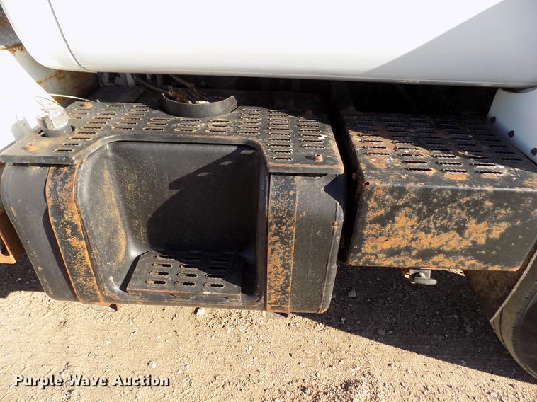 image for item DB9106 1990 Chevrolet Kodiak bucket truck