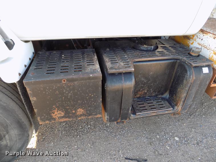 image for item DB9106 1990 Chevrolet Kodiak bucket truck