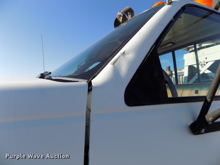 image for item DB9106 1990 Chevrolet Kodiak bucket truck