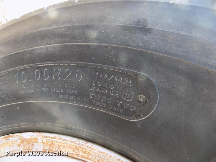 image for item DB9106 1990 Chevrolet Kodiak bucket truck