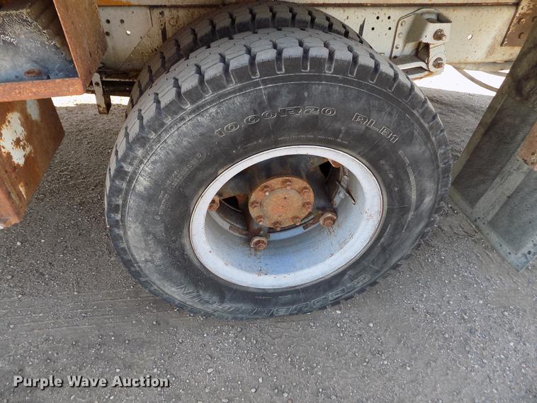 image for item DB9106 1990 Chevrolet Kodiak bucket truck