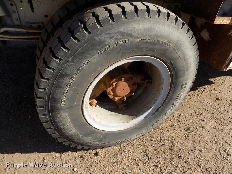 image for item DB9106 1990 Chevrolet Kodiak bucket truck