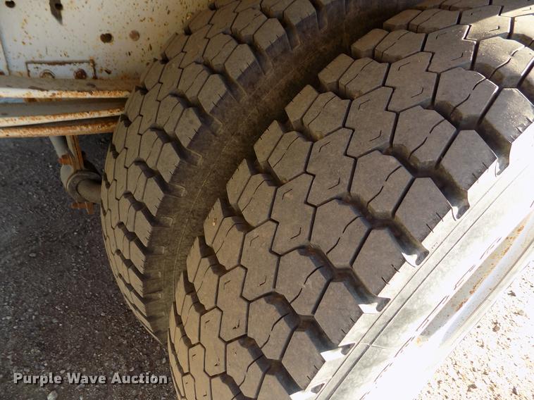 image for item DB9106 1990 Chevrolet Kodiak bucket truck