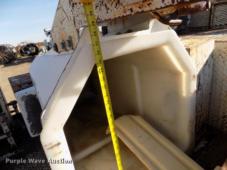 image for item DB9106 1990 Chevrolet Kodiak bucket truck