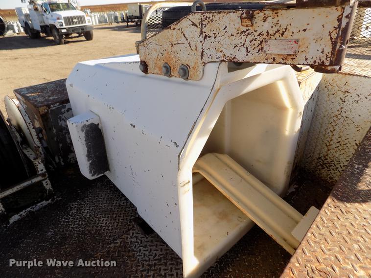 image for item DB9106 1990 Chevrolet Kodiak bucket truck