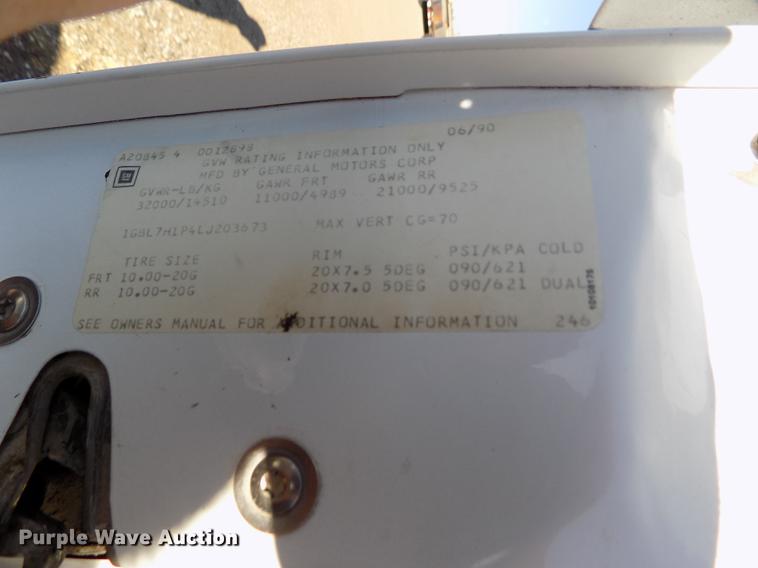 image for item DB9106 1990 Chevrolet Kodiak bucket truck