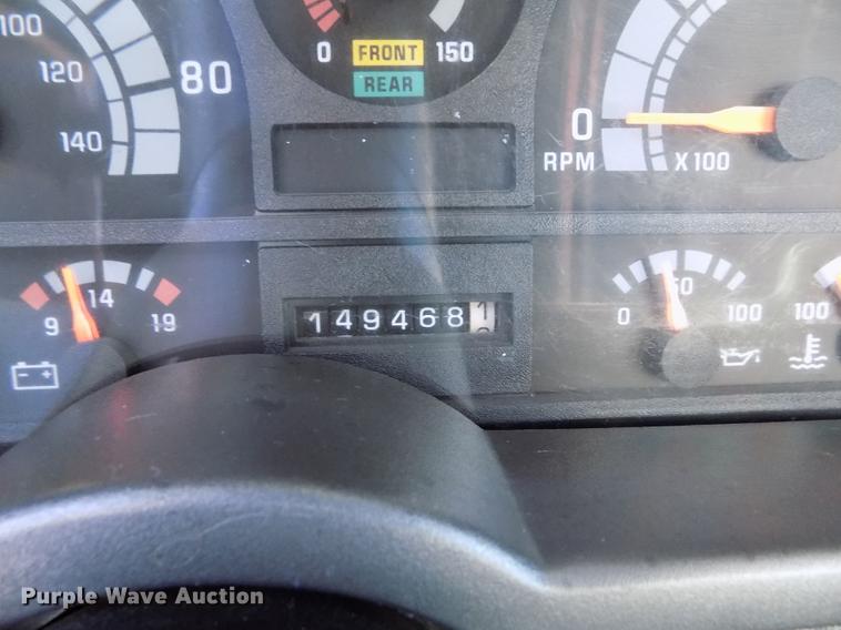 image for item DB9107 1995 Chevrolet Kodiak C6500 bucket truck