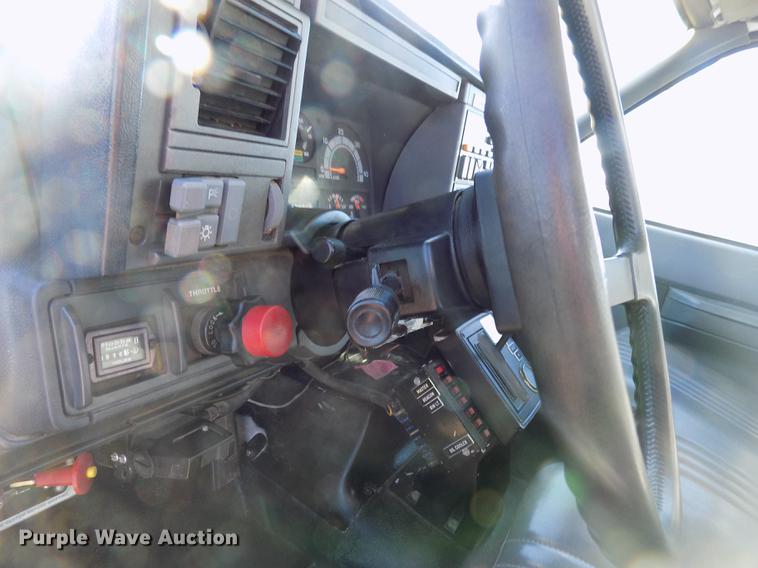 image for item DB9107 1995 Chevrolet Kodiak C6500 bucket truck