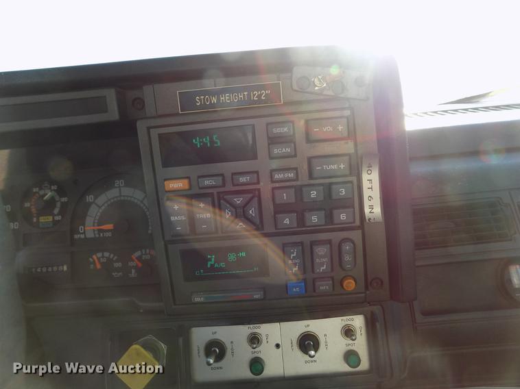 image for item DB9107 1995 Chevrolet Kodiak C6500 bucket truck