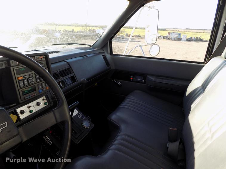 image for item DB9107 1995 Chevrolet Kodiak C6500 bucket truck