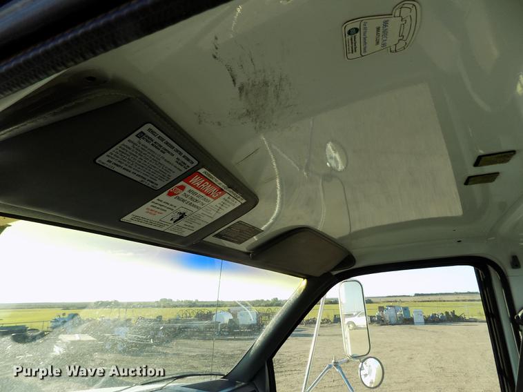 image for item DB9107 1995 Chevrolet Kodiak C6500 bucket truck