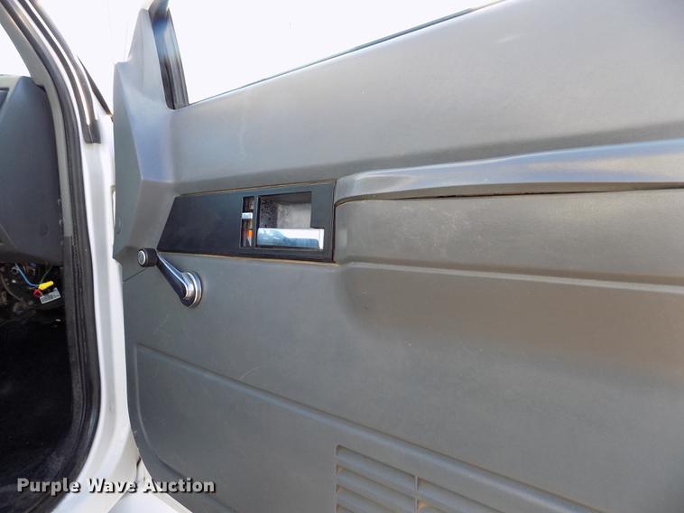 image for item DB9107 1995 Chevrolet Kodiak C6500 bucket truck