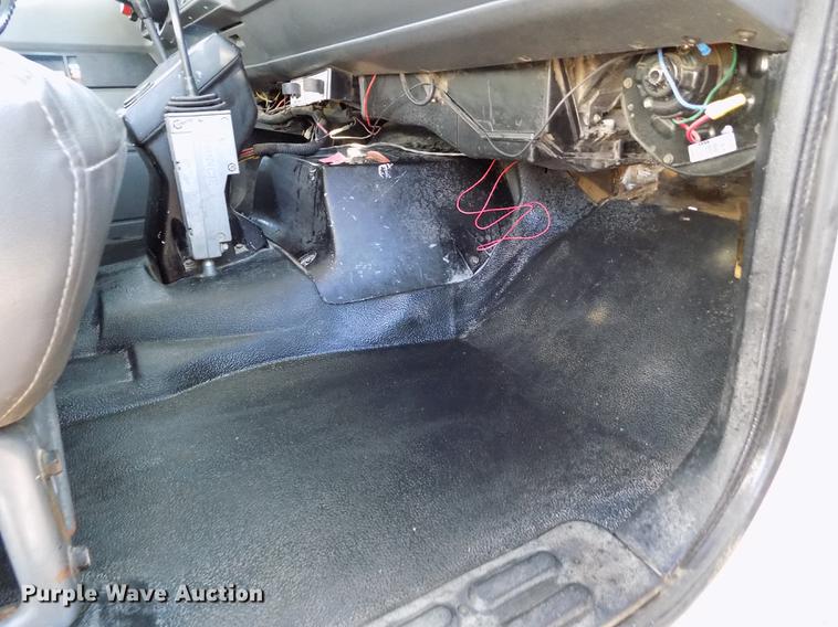 image for item DB9107 1995 Chevrolet Kodiak C6500 bucket truck