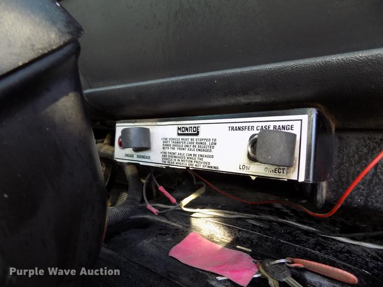 image for item DB9107 1995 Chevrolet Kodiak C6500 bucket truck