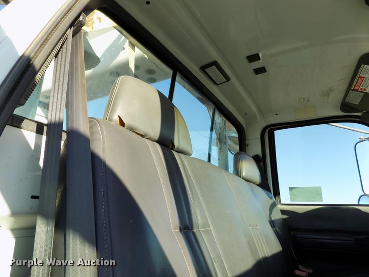 image for item DB9107 1995 Chevrolet Kodiak C6500 bucket truck