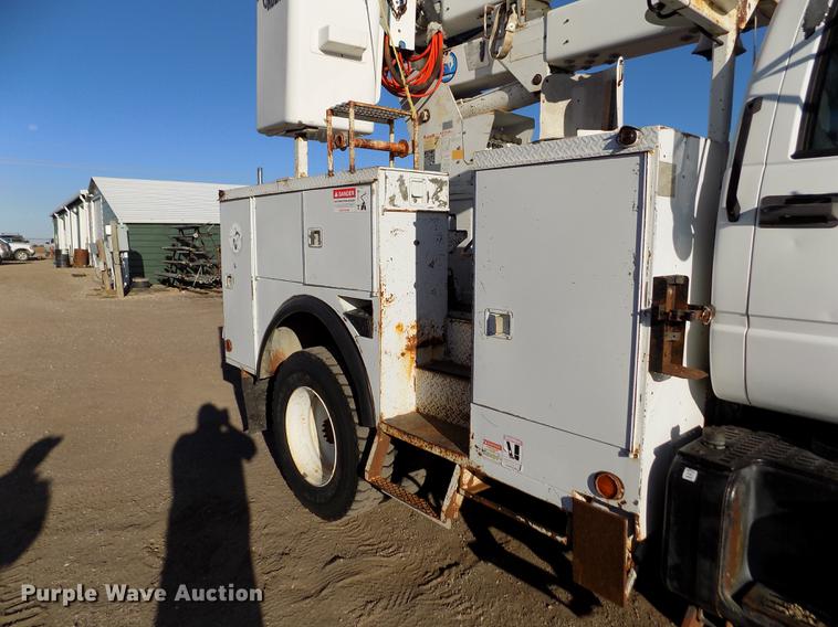 image for item DB9107 1995 Chevrolet Kodiak C6500 bucket truck