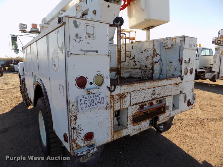 image for item DB9107 1995 Chevrolet Kodiak C6500 bucket truck