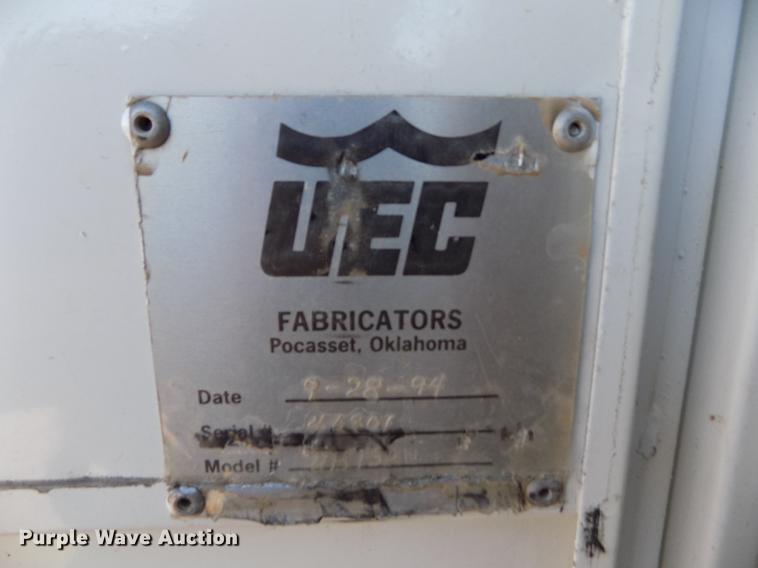 image for item DB9107 1995 Chevrolet Kodiak C6500 bucket truck