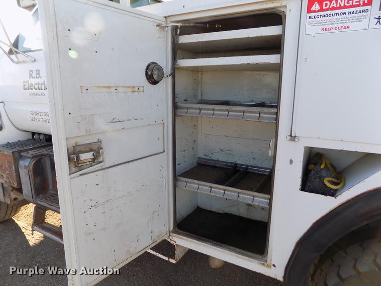 image for item DB9107 1995 Chevrolet Kodiak C6500 bucket truck