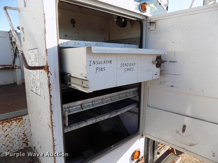 image for item DB9107 1995 Chevrolet Kodiak C6500 bucket truck