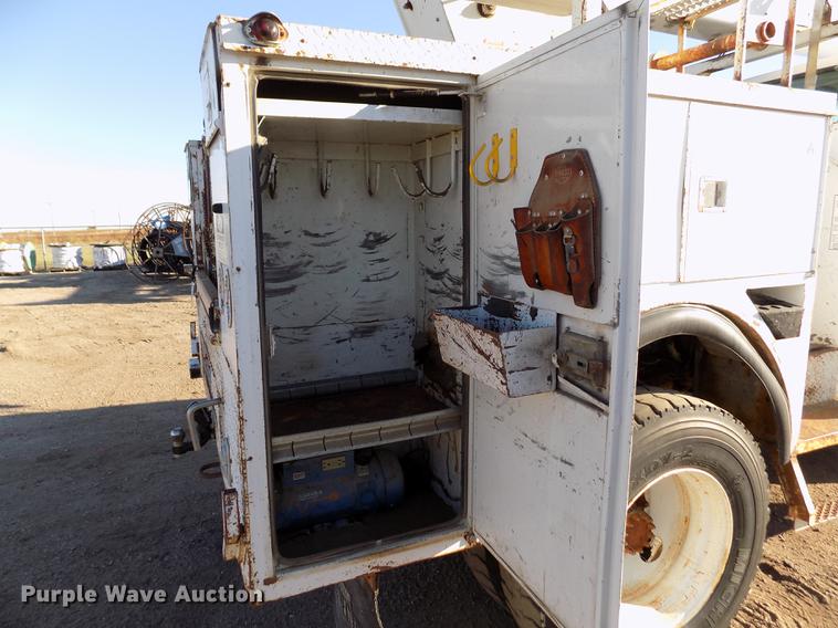 image for item DB9107 1995 Chevrolet Kodiak C6500 bucket truck