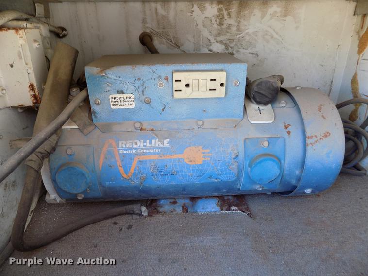 image for item DB9107 1995 Chevrolet Kodiak C6500 bucket truck