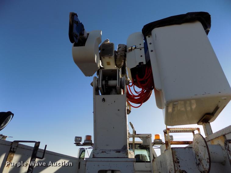 image for item DB9107 1995 Chevrolet Kodiak C6500 bucket truck