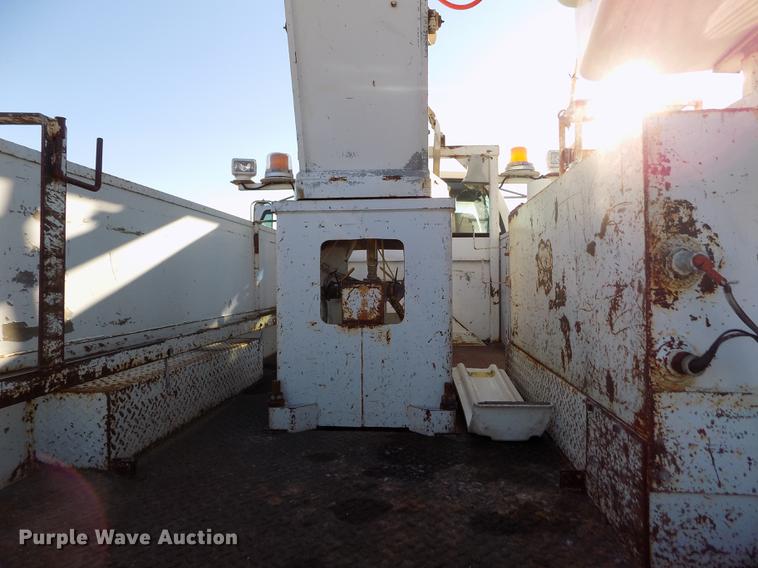 image for item DB9107 1995 Chevrolet Kodiak C6500 bucket truck