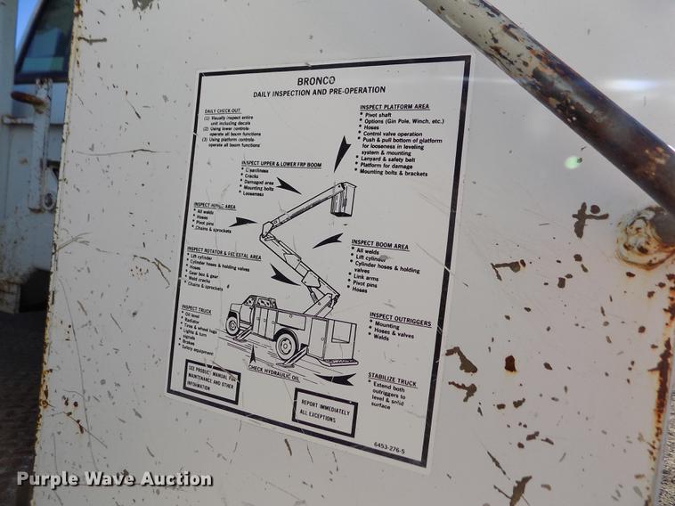 image for item DB9107 1995 Chevrolet Kodiak C6500 bucket truck