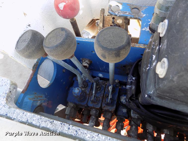 image for item DB9107 1995 Chevrolet Kodiak C6500 bucket truck