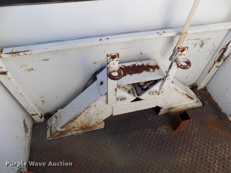 image for item DB9107 1995 Chevrolet Kodiak C6500 bucket truck