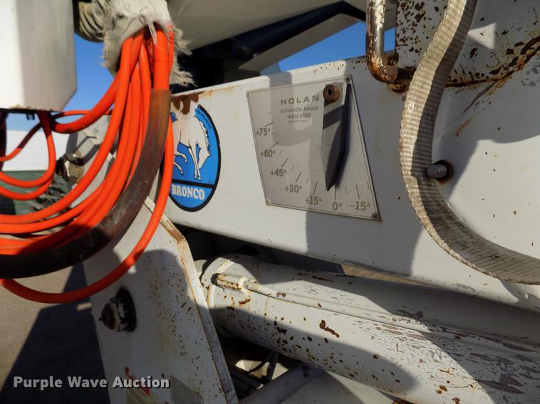 image for item DB9107 1995 Chevrolet Kodiak C6500 bucket truck